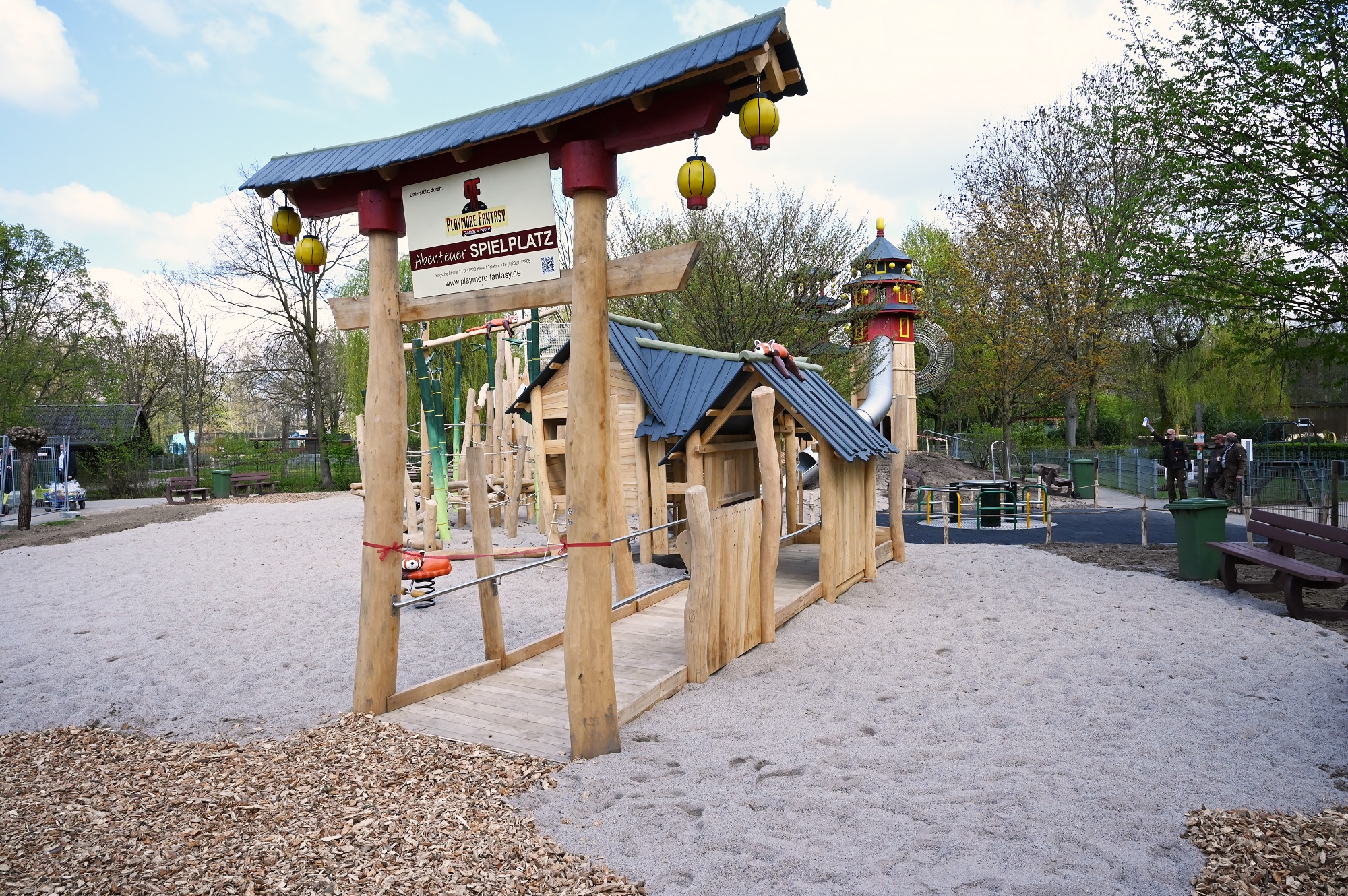 Der Playmore Fantasy-Abenteuerspielplatz im Tiergarten Kleve gilt als einer der schönsten Spielplätze am Niederrhein (10)