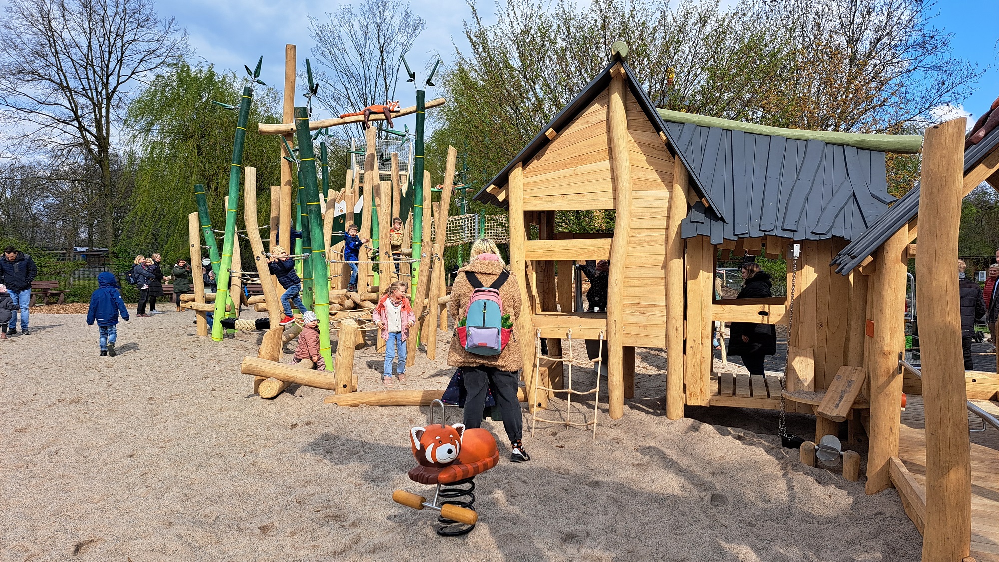 Der neue Playmore Fantasy-Abenteuerspielplatz im Tiergarten Kleve wurde eröffnet (2)