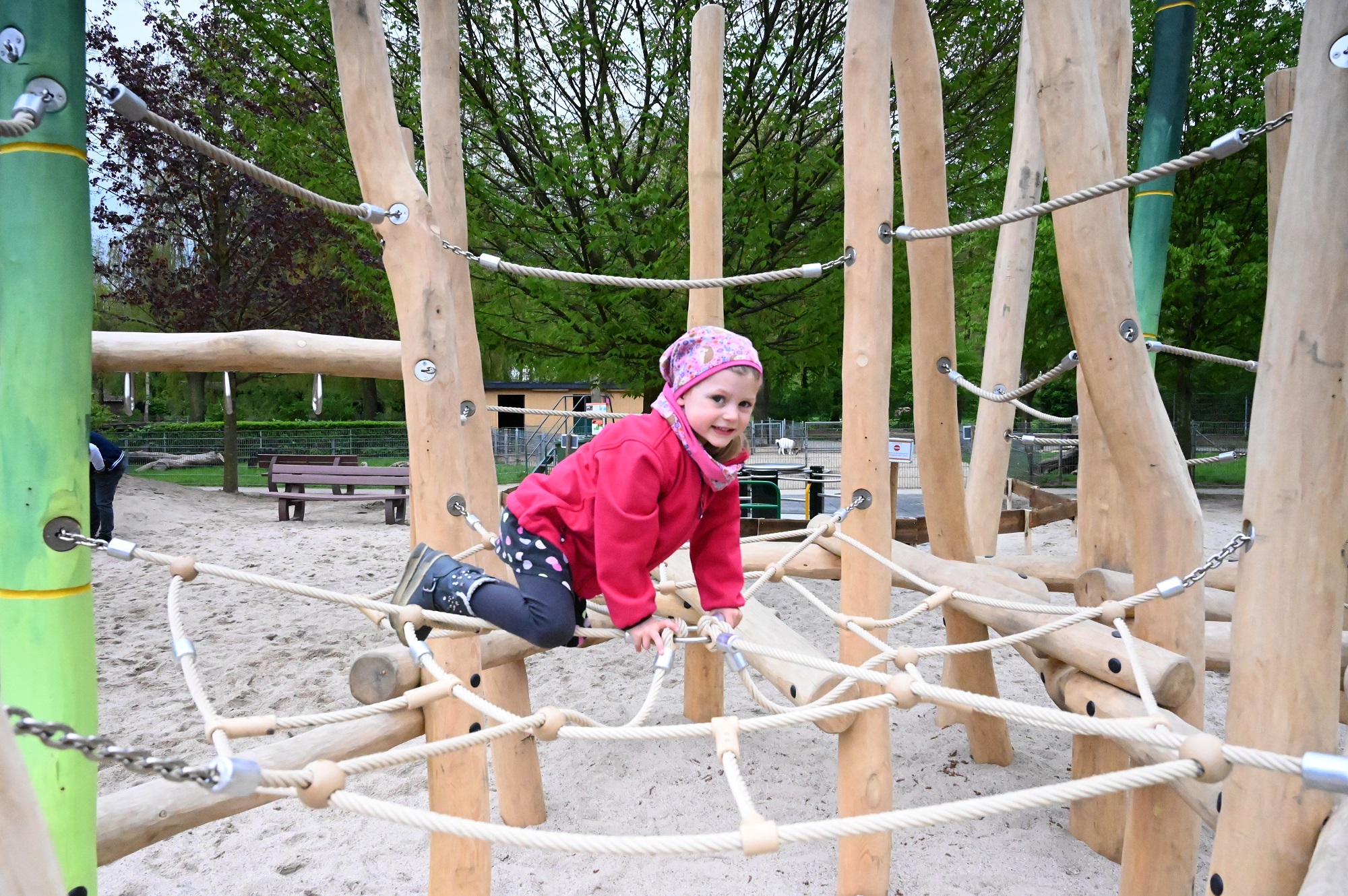 Der neue Playmore Fantasy-Abenteuerspielplatz im Tiergarten Kleve gilt als einer schönsten Spielplätze am Niederrhein und erwartet auch in den Sommerferien täglich seine Gäste (4)