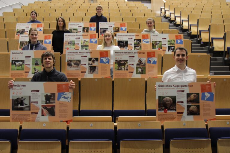 Gruppenfoto der Studierenden und deren BetreuerInnen